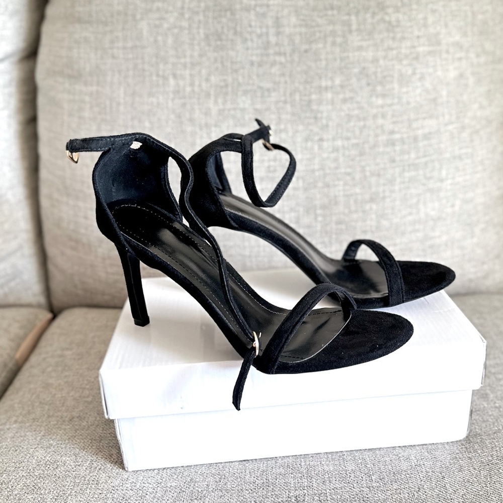 Women Ankle Strap High Heel Sandals Black Size 9 BRAND NEW